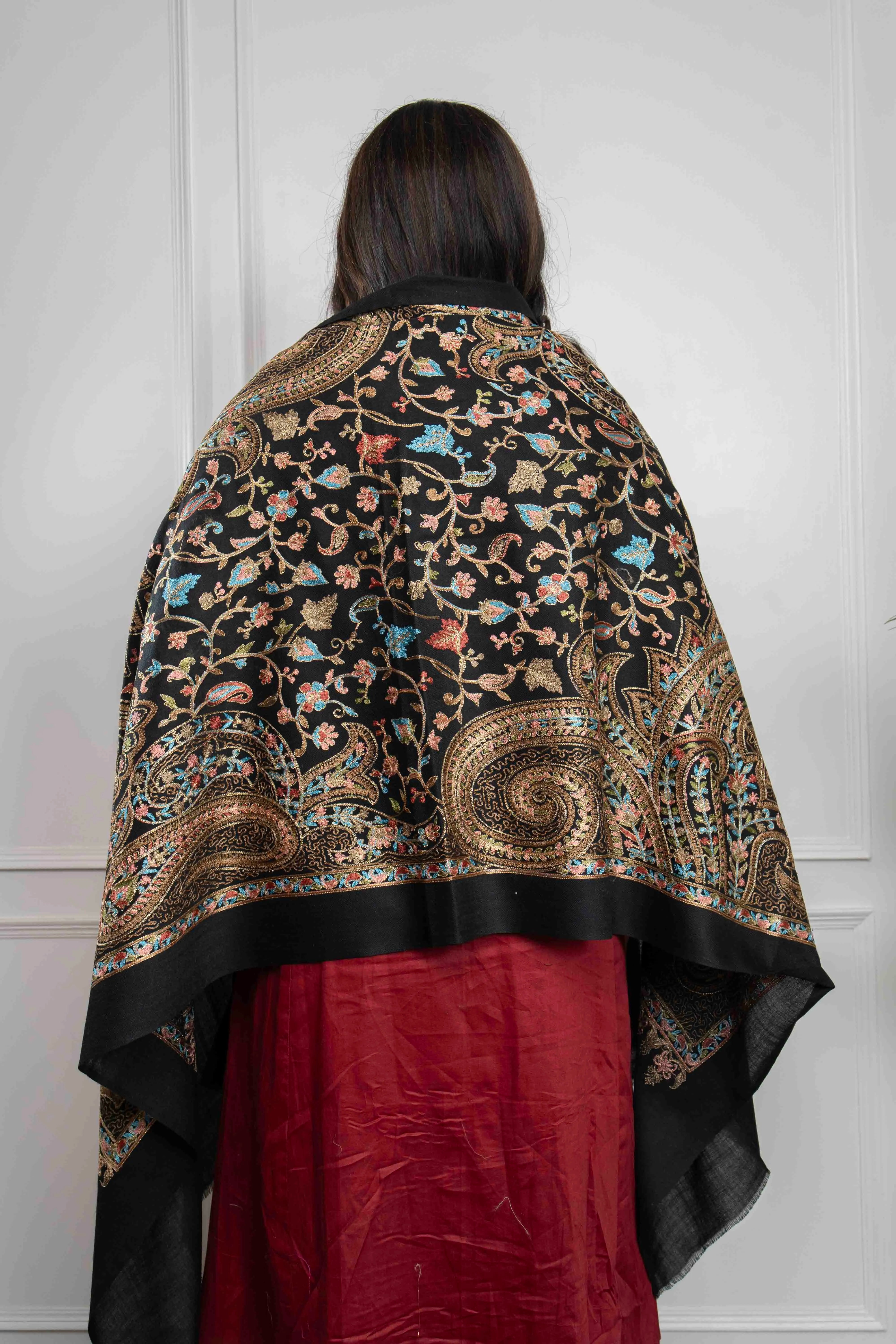 Sadah Womens Black Allover Ambi Jaal Nalki embroidery Fine Wool Blend Stole